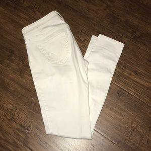 White Hollister Size 1S Lowrise Jeans